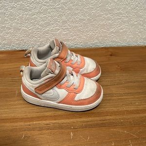 Nike Court Borough 7C